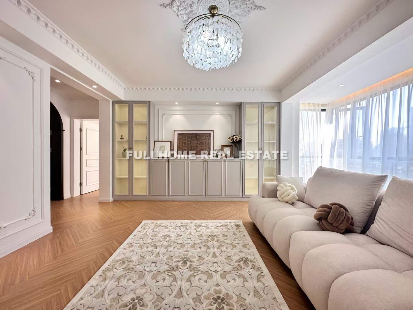 Same compound: Dang Dai Xin Hua, 3 bedrooms in Shanghai