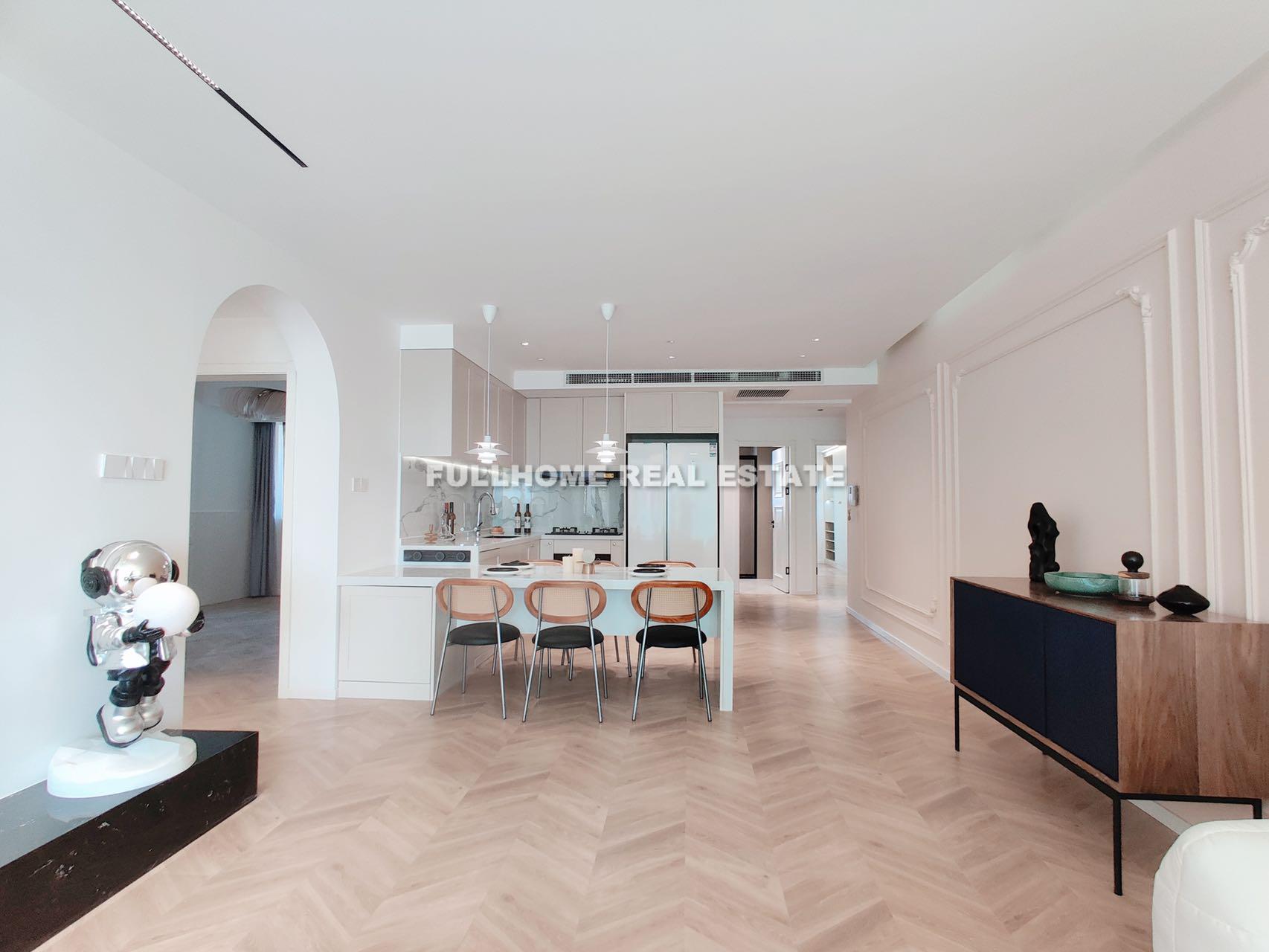 Same compound: Yuyuan Apartment, 3 bedrooms in Shanghai