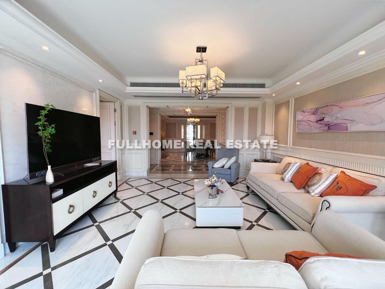 Same compound: E18, 4 bedrooms in Shanghai