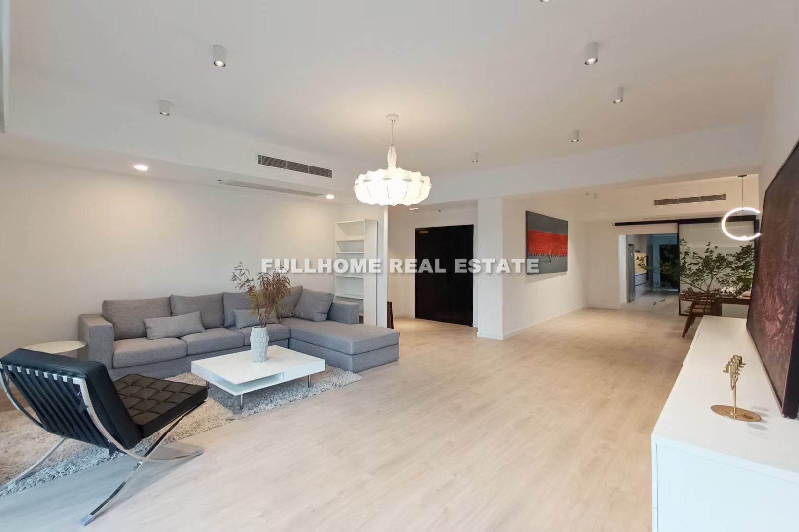Similar property: Chevalier Place, 4 bedrooms, 291 sqm in Shanghai