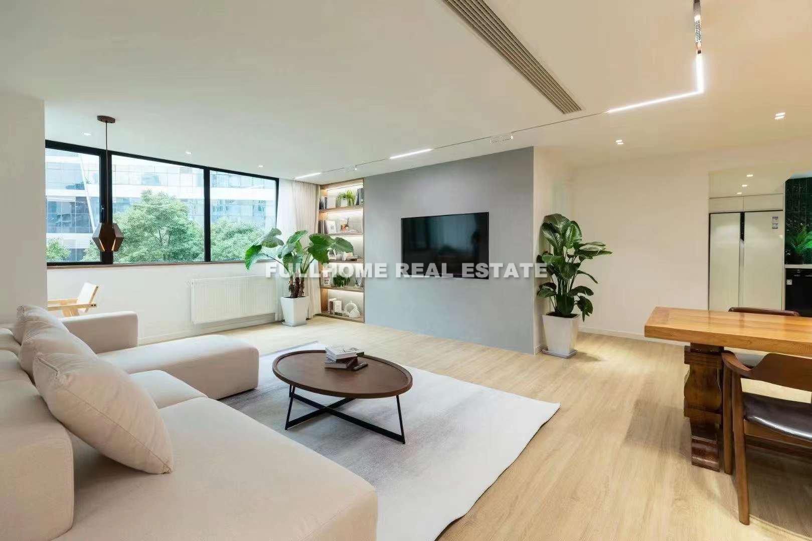 Same compound: Jiaxin City Garden, 3 bedrooms in Shanghai