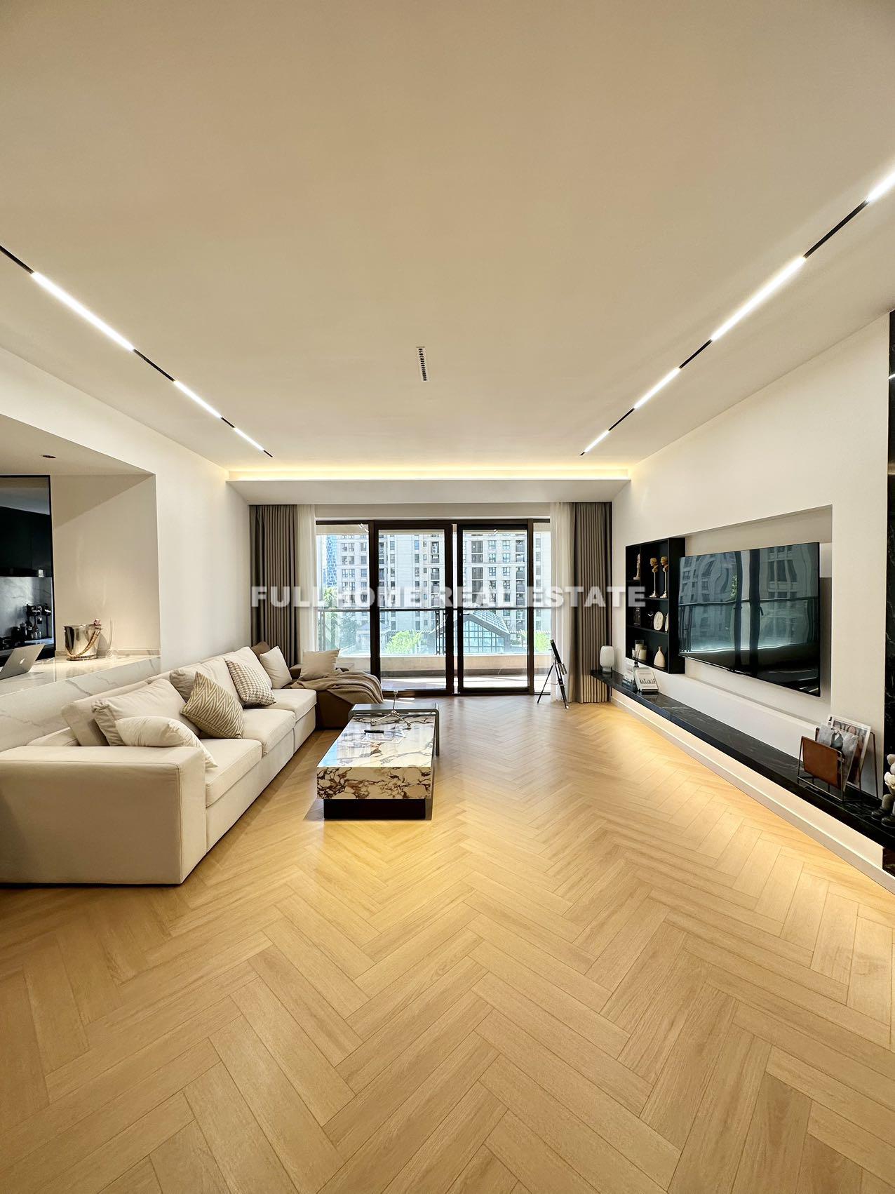 Similar property: Lakeville Regency, 3 bedrooms, 193 sqm in Shanghai