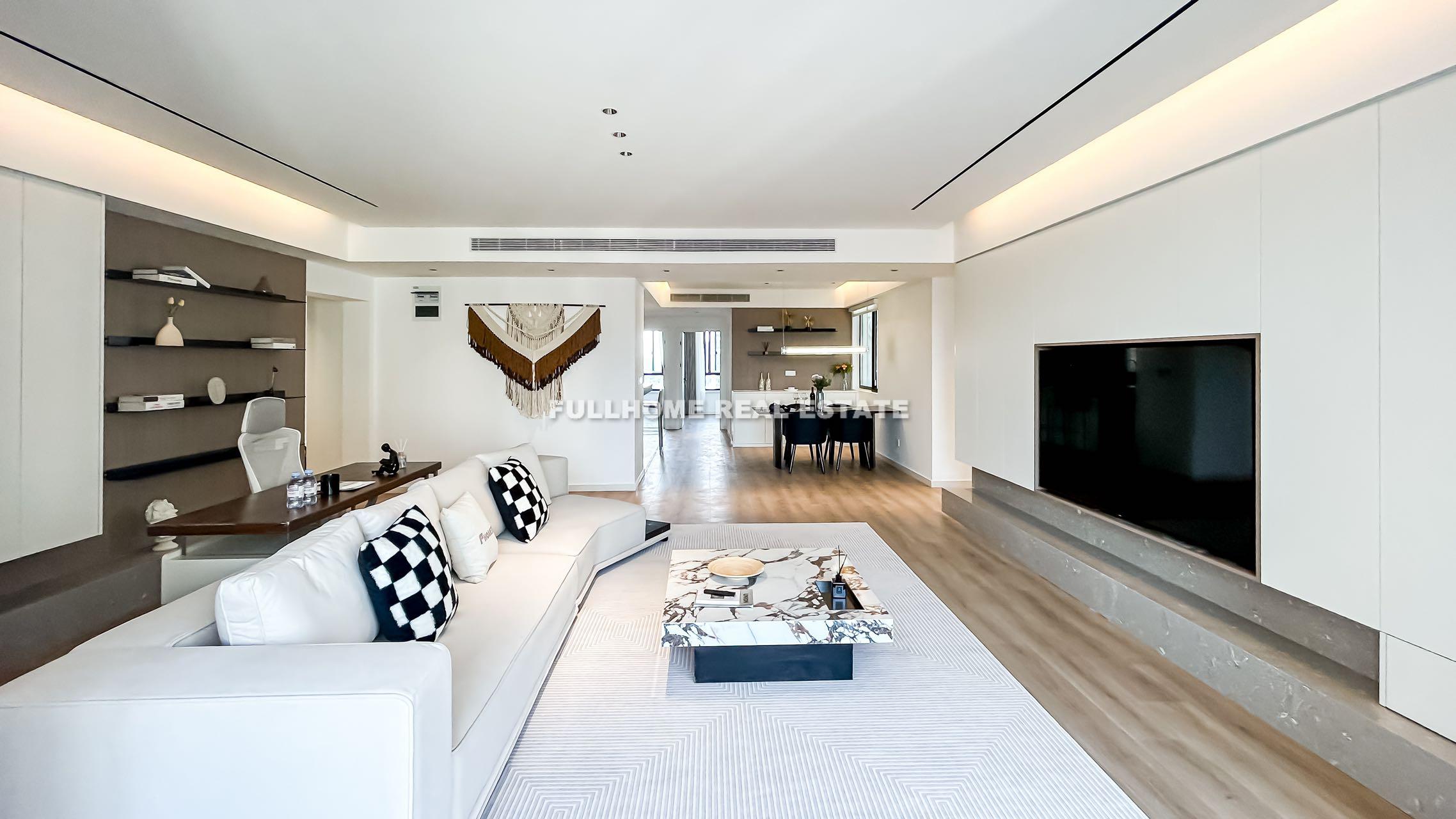 Similar property: HuiLong New Town, 4 bedrooms, 198 sqm in Shanghai