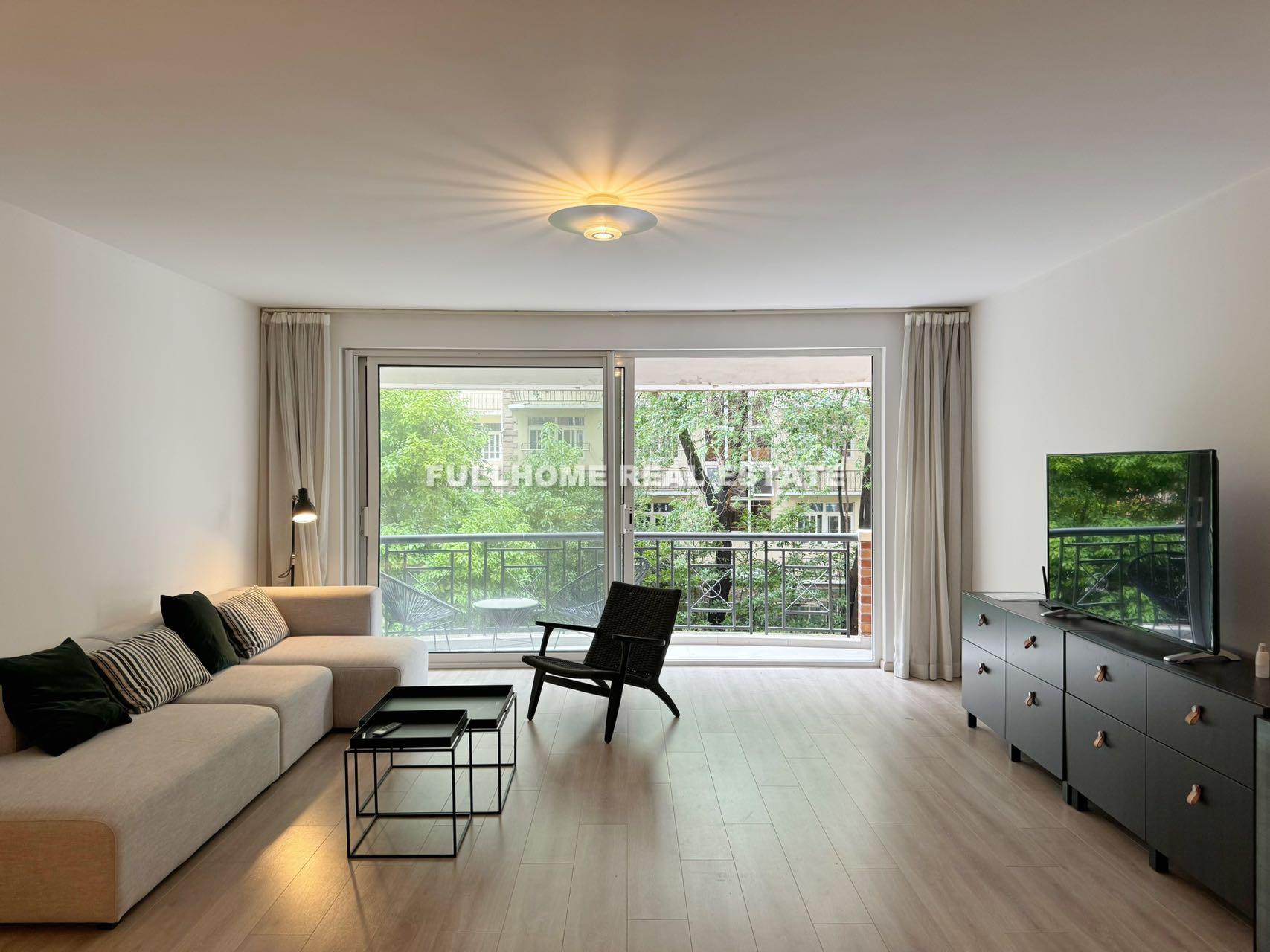 Art Apartment - 3 bedroom apartment in Shanghai, FFC, Downtown