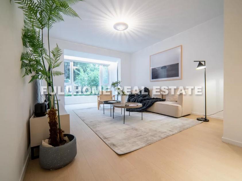 Same compound: Huali Jiazu Garden, 2 bedrooms in Shanghai