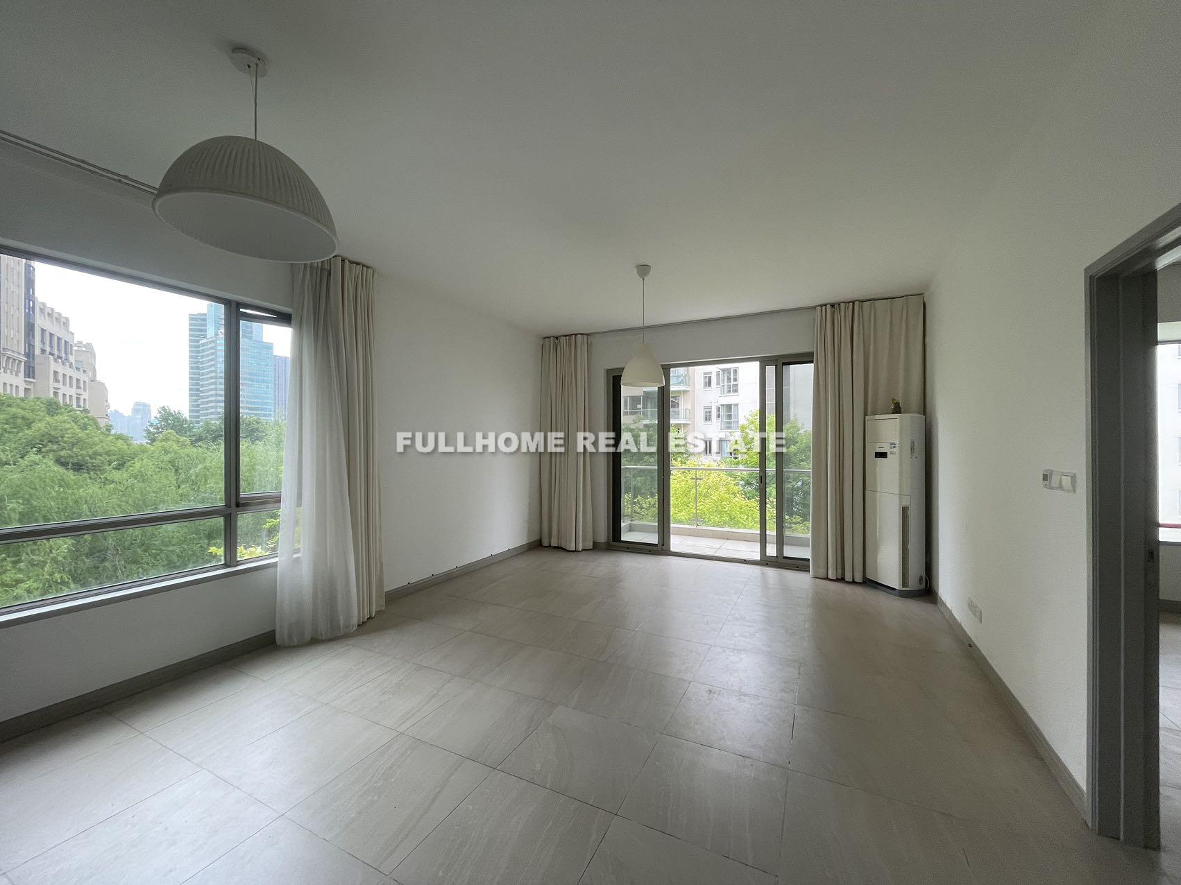 Same compound: The Lakeville, 3 bedrooms in Shanghai