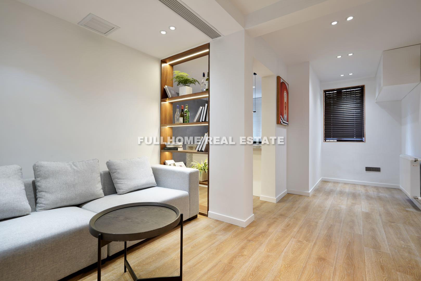 Same compound: Lane 1-1000 Changning Road Old House	, 1 bedrooms in Shanghai