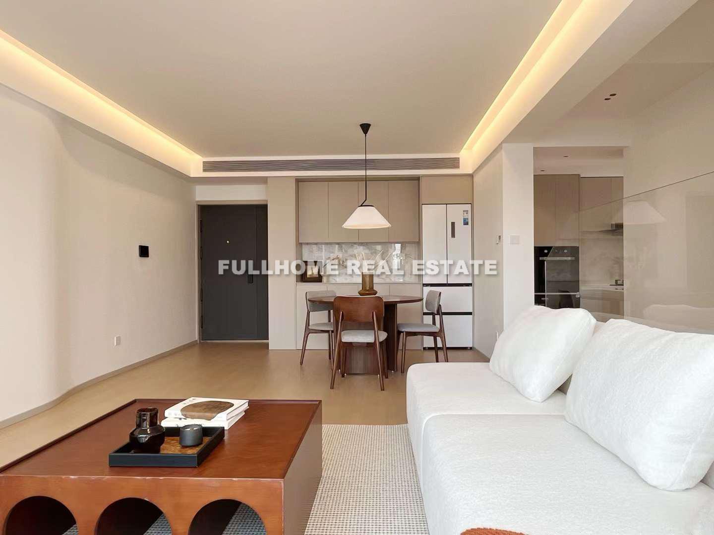 Zhong Yuan Liang Wan Cheng - 2 bedroom apartment in Shanghai, Putuo, Downtown
