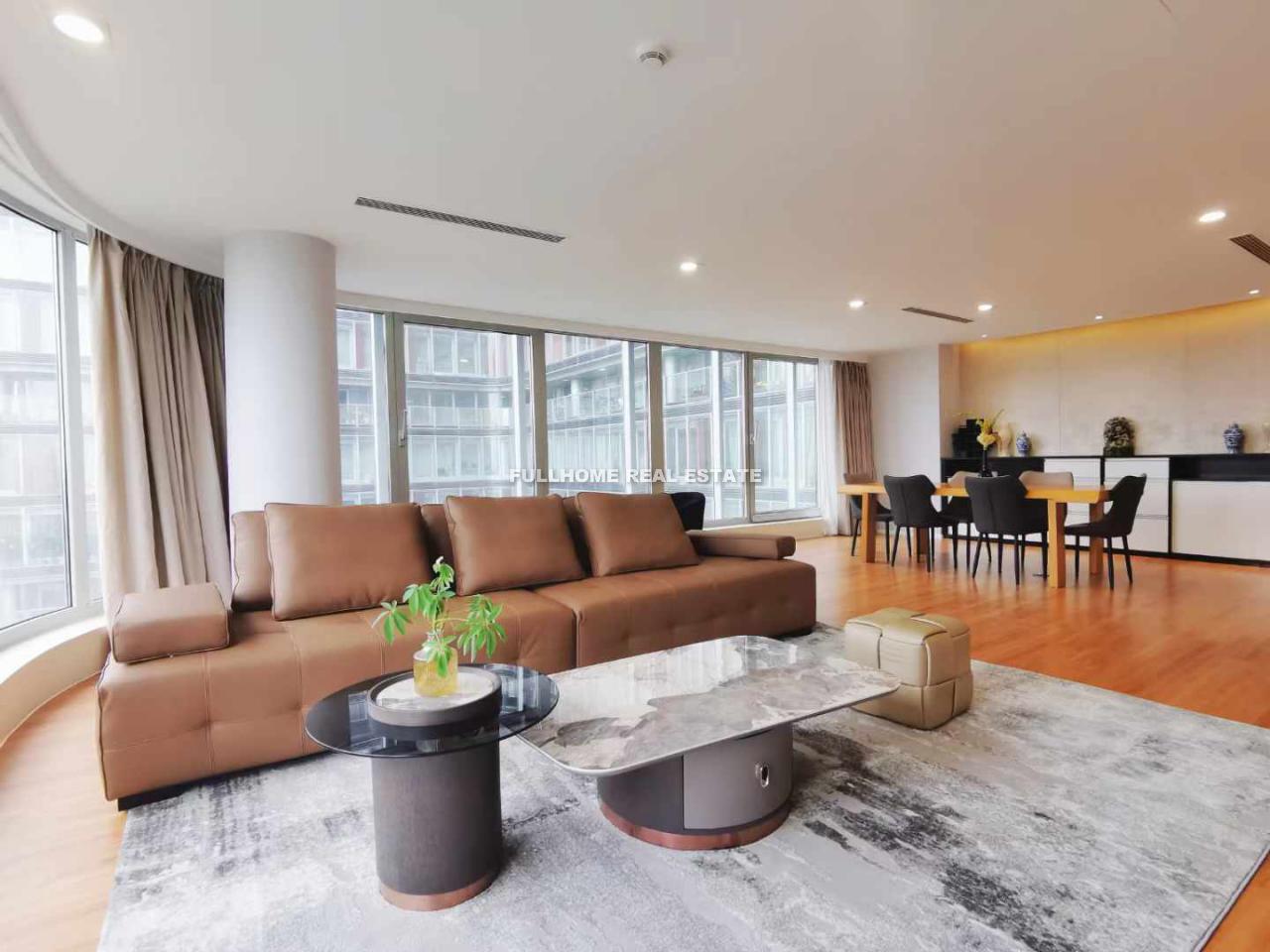 Similar property: Beijing SOHO Residence, 3 bedrooms, 296 sqm in Beijing