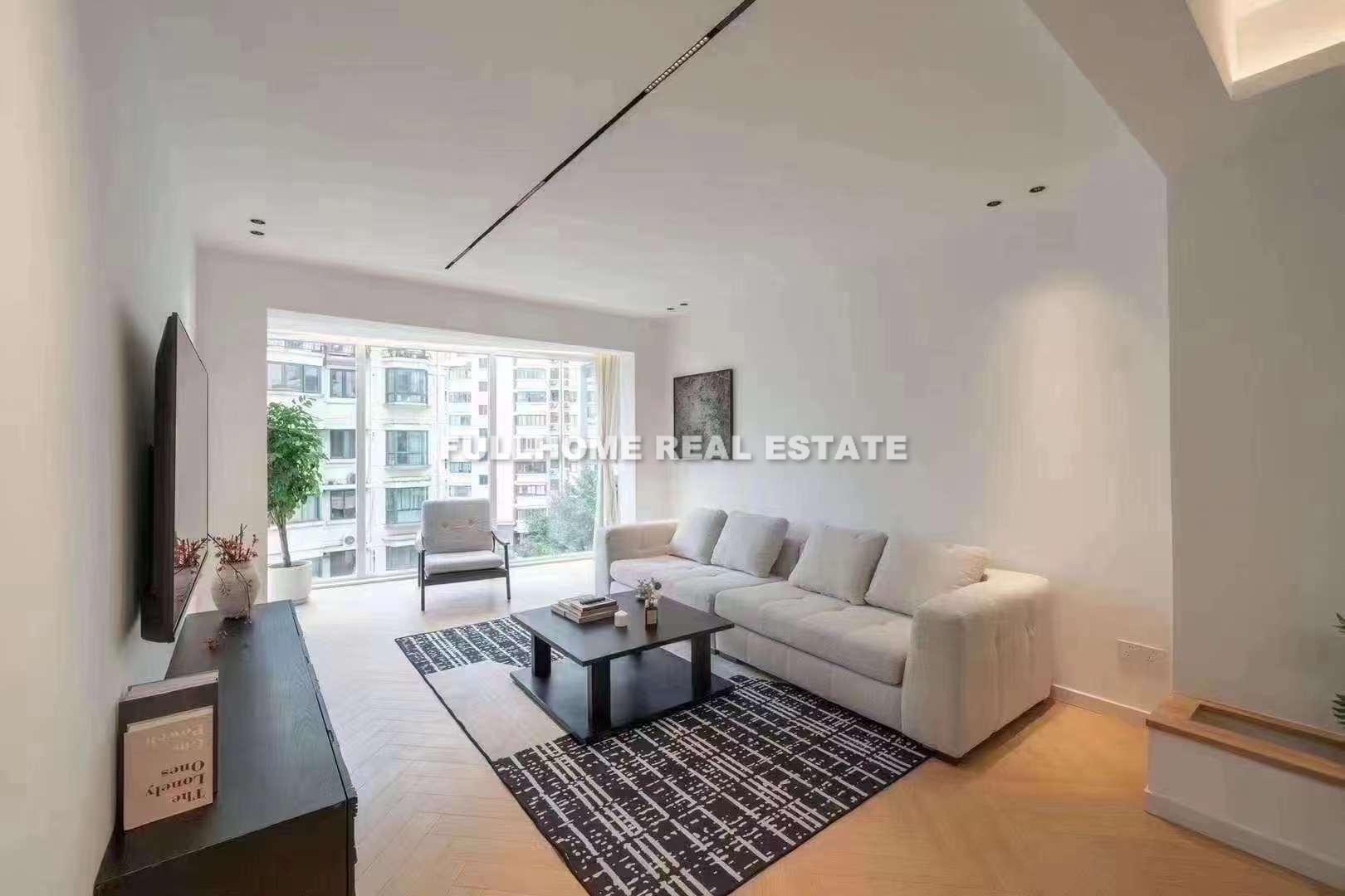 East Huaihai Apartment - 3 bedroom apartment in Shanghai, People Square, Downtown