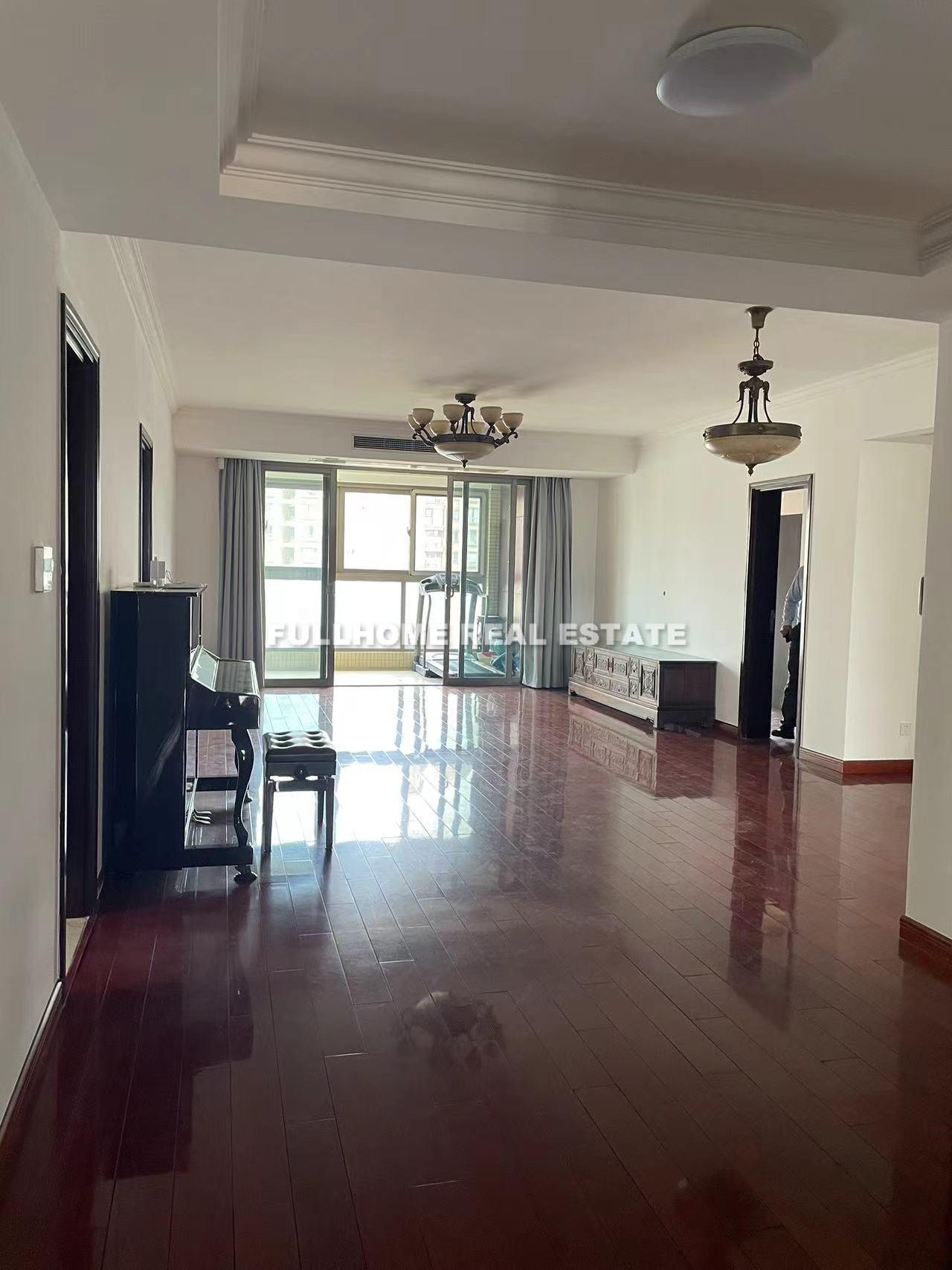 Maison Des Artistes - 4 bedroom apartment in Shanghai, Gubei, Hongqiao