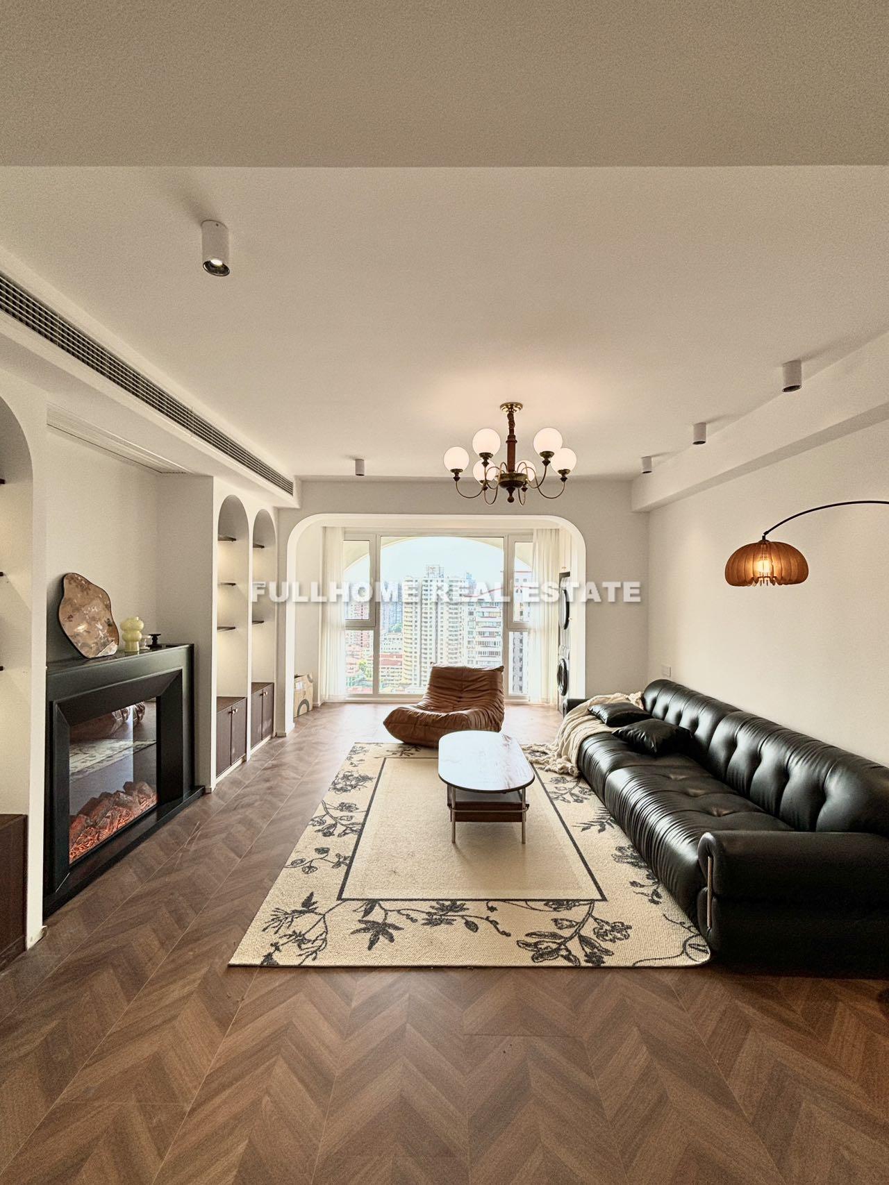 Similar property: San He Garden, 3 bedrooms, 300 sqm in Shanghai
