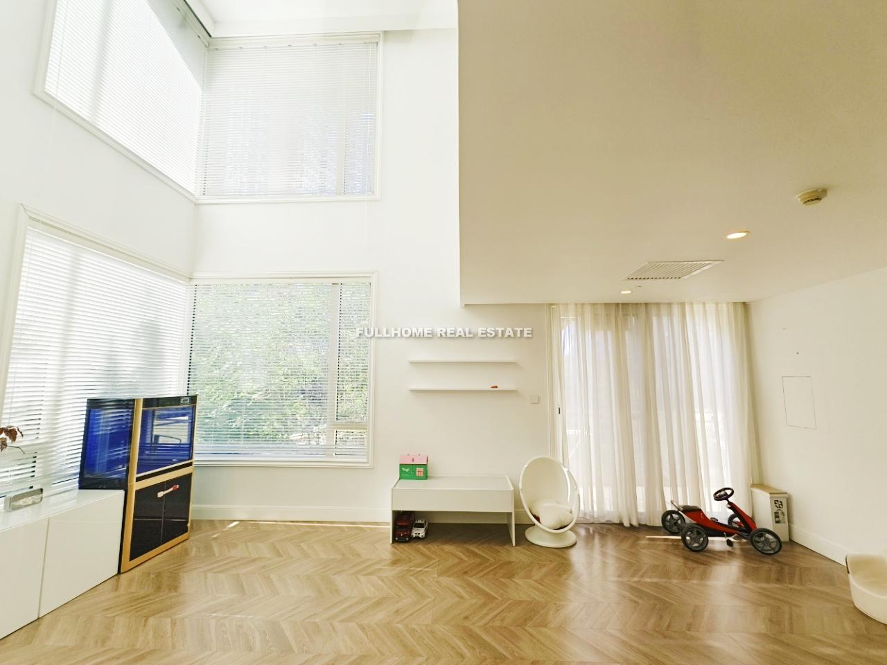 Similar property: Park Avenue, 3 bedrooms, 320 sqm in Beijing