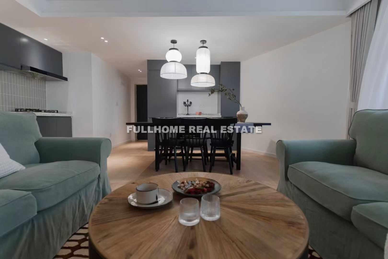 Same compound: Zong Xin Apartment, 4 bedrooms in Shanghai