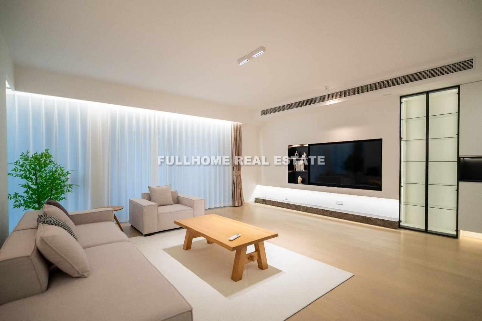 Similar property: Chevalier Place, 4 bedrooms, 291 sqm in Shanghai