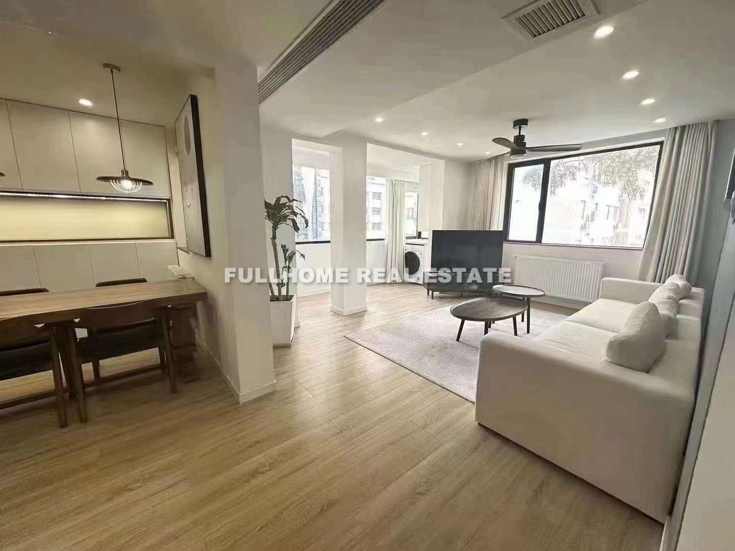 Same compound: Lane1-500 Gaoan Road Old House, 2 bedrooms in Shanghai