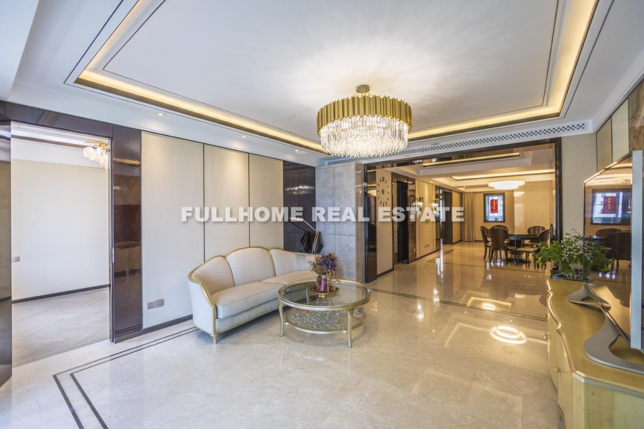 Similar property: Shanghai Bay, 3 bedrooms, 218 sqm in Shanghai