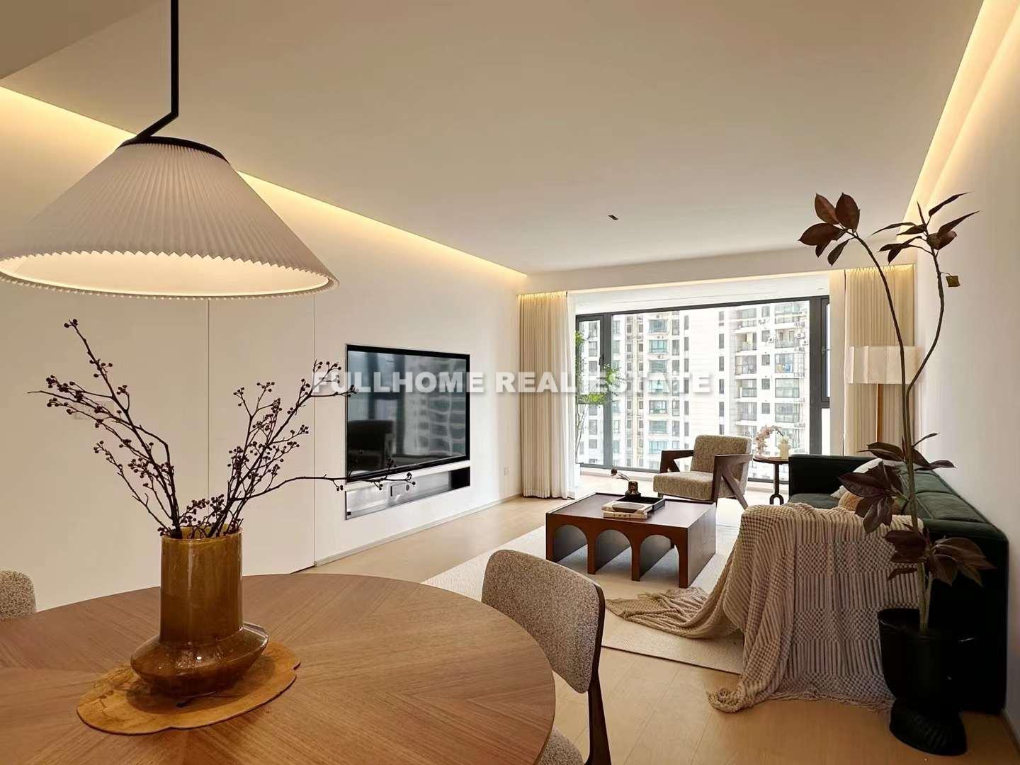 Zhong Yuan Liang Wan Cheng - 3 bedroom apartment in Shanghai, Putuo, Downtown