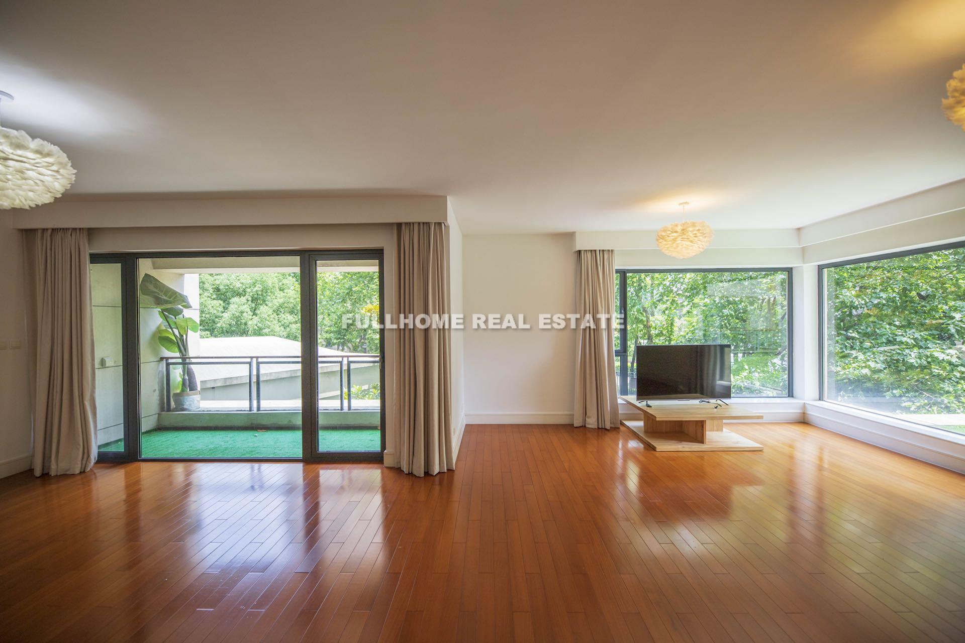 Similar property: Casa Lakeville, 3 bedrooms, 238 sqm in Shanghai