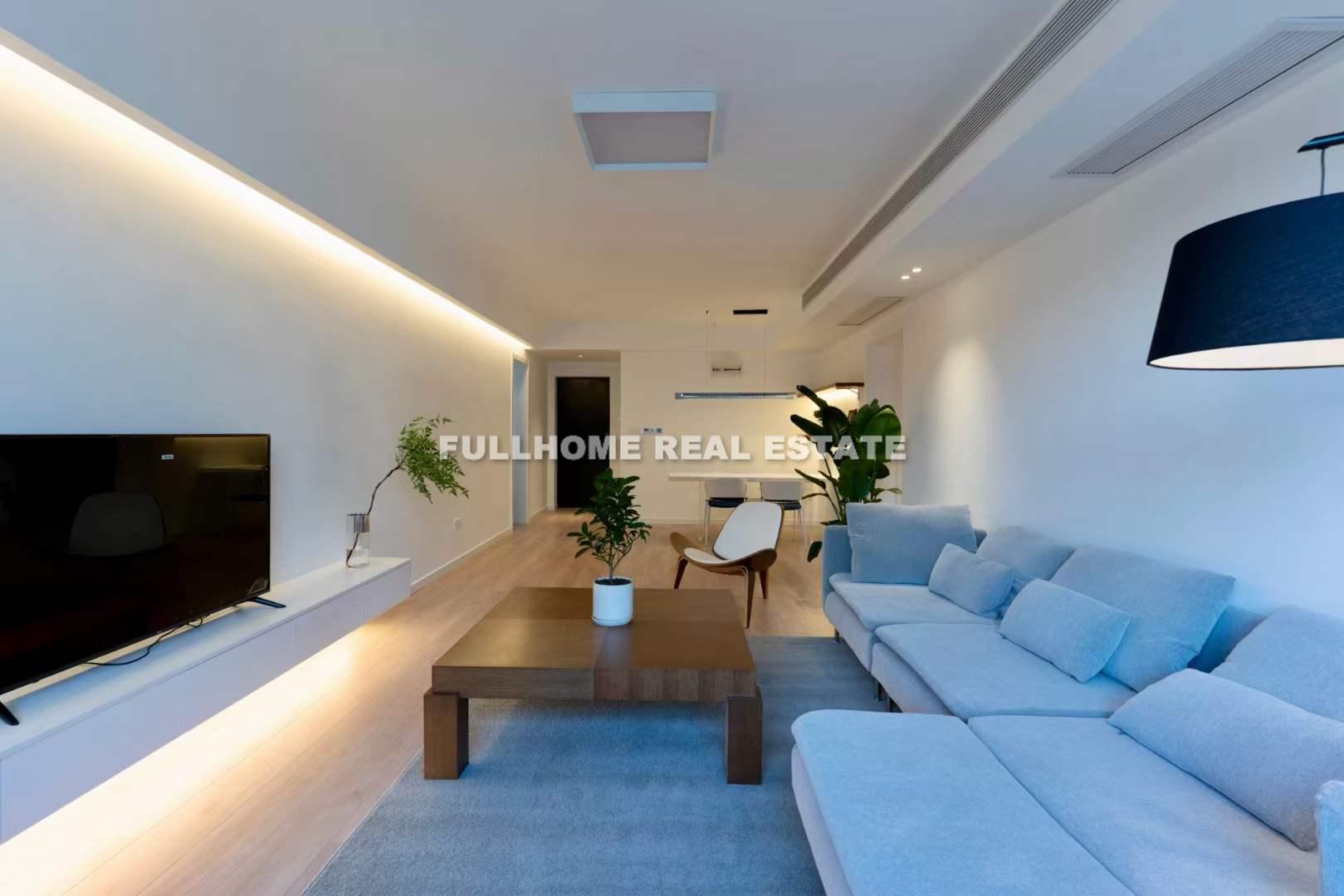Same compound: Fu Du Garden, 4 bedrooms in Shanghai