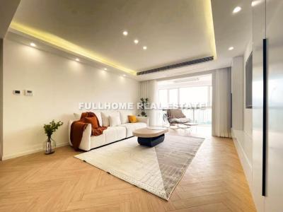 Same compound: Jing An Li She, 3 bedrooms in Shanghai