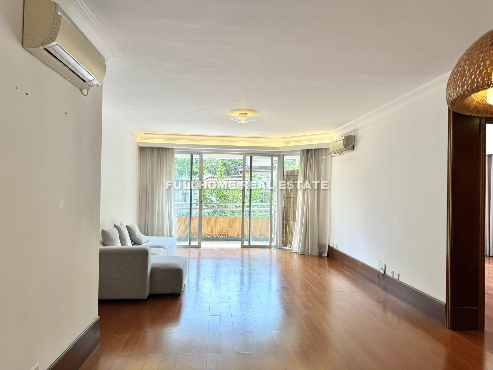 Central Residences - 3 bedroom apartment in Shanghai, FFC, Downtown