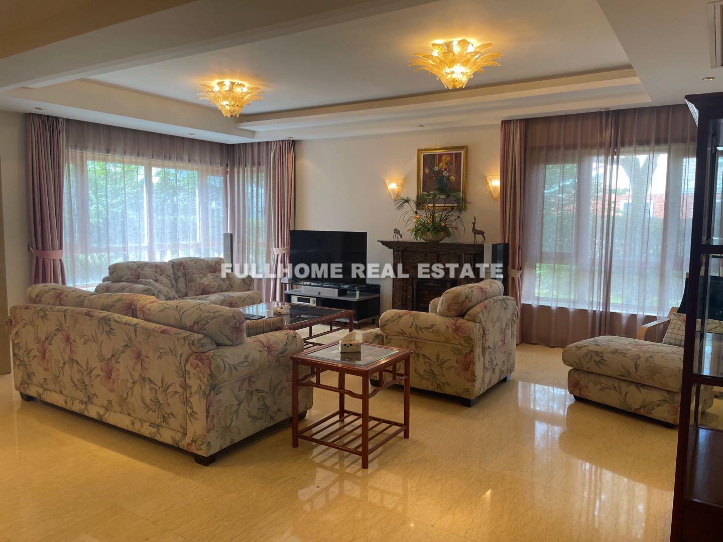 Same compound: Xijiao Hua Cheng Villa, 4 bedrooms in Shanghai