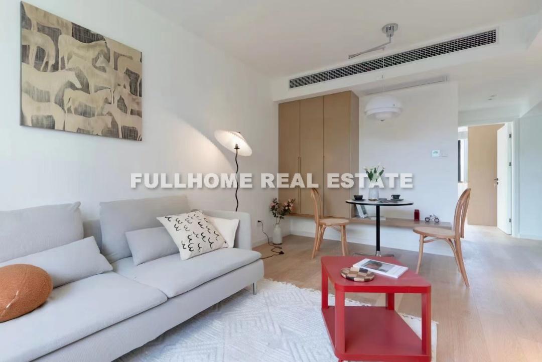Same compound: Nanyang Mansion, 1 bedrooms in Shanghai