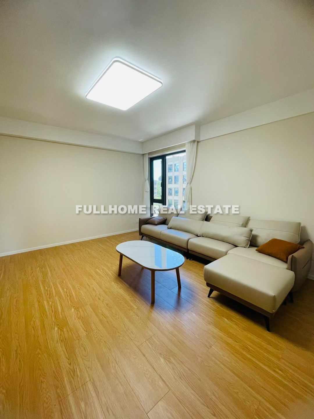 Same compound: Oriental Garden, 2 bedrooms in Shanghai
