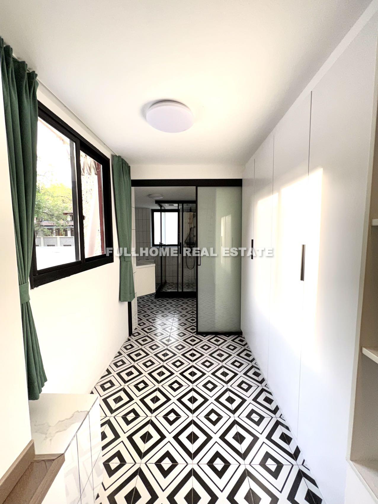 Lane 1-1000 South Shanxi Road Old House - Interior view 6, Shanghai rental property
