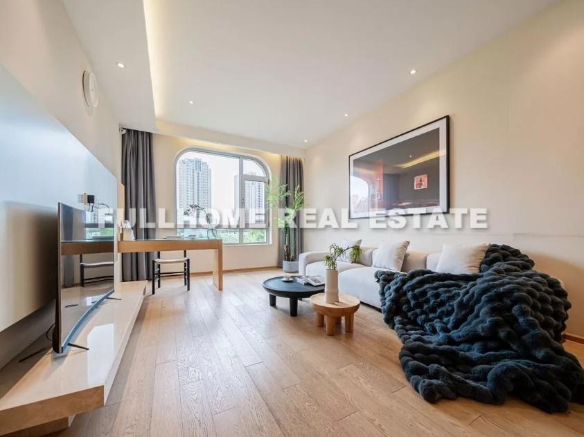 Same compound: Emerald City, 2 bedrooms in Shanghai