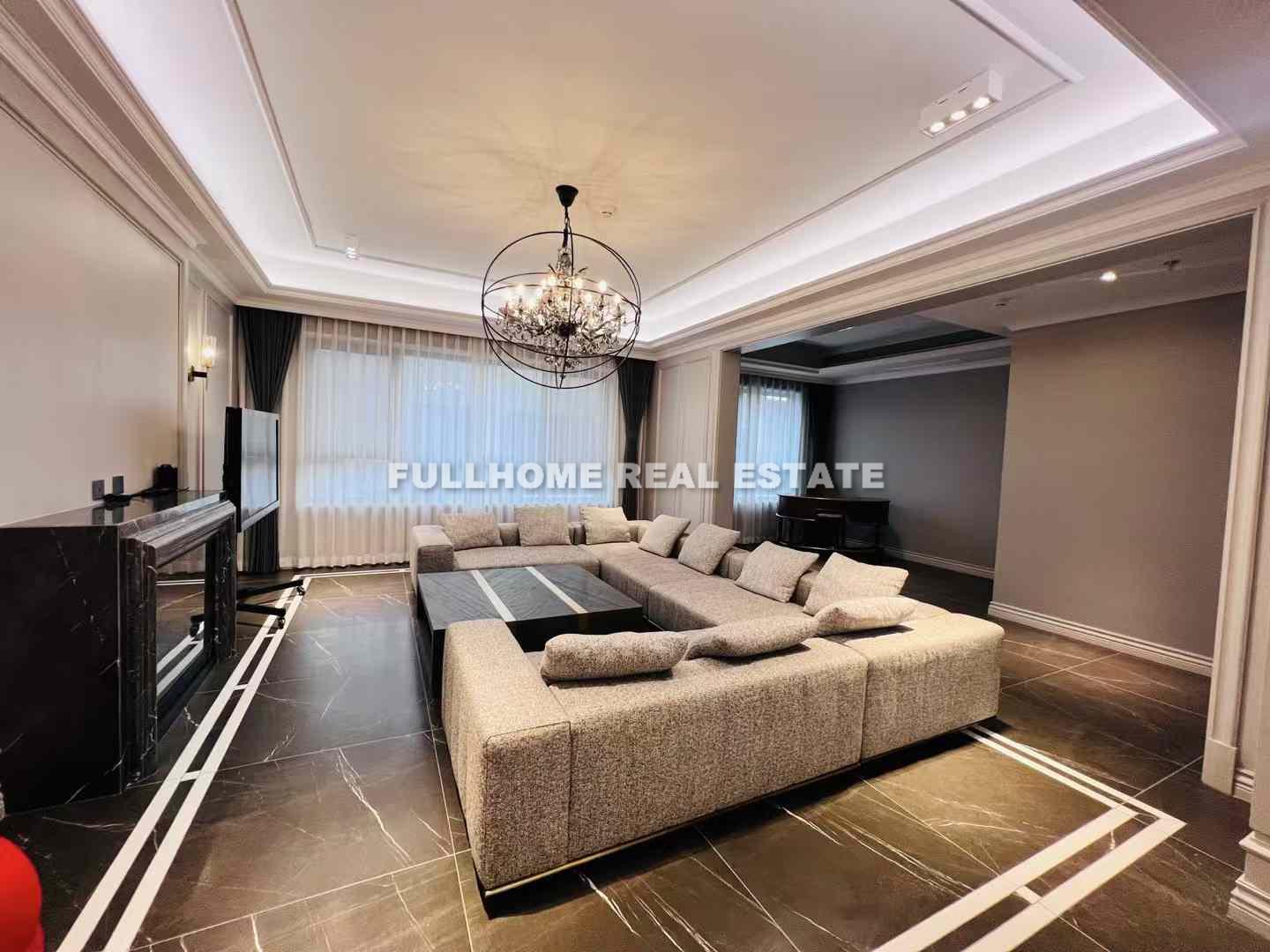 Same compound: Long Hu Jiu Yue, 3 bedrooms in Shanghai