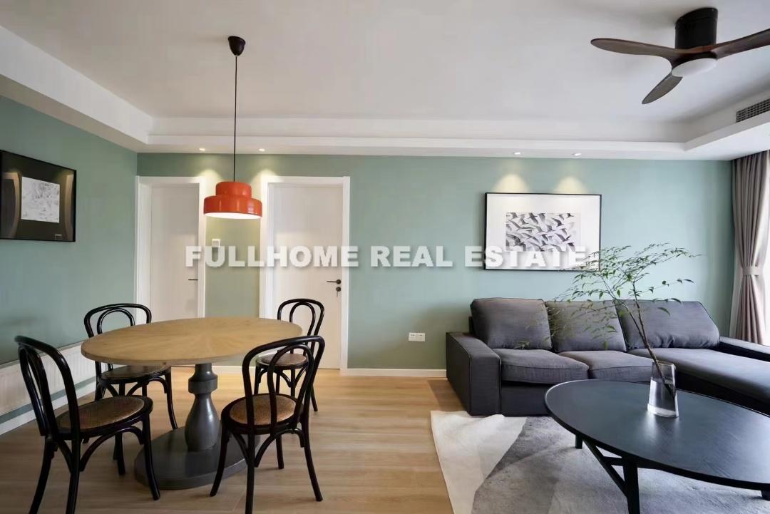 Same compound: No.1-800 Hefei Road Old House, 4 bedrooms in Shanghai