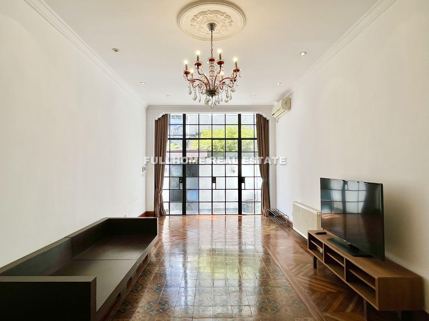 Similar property: Lane 1-300 Ruijin 2nd Road Old House, 5 bedrooms, 150 sqm in Shanghai