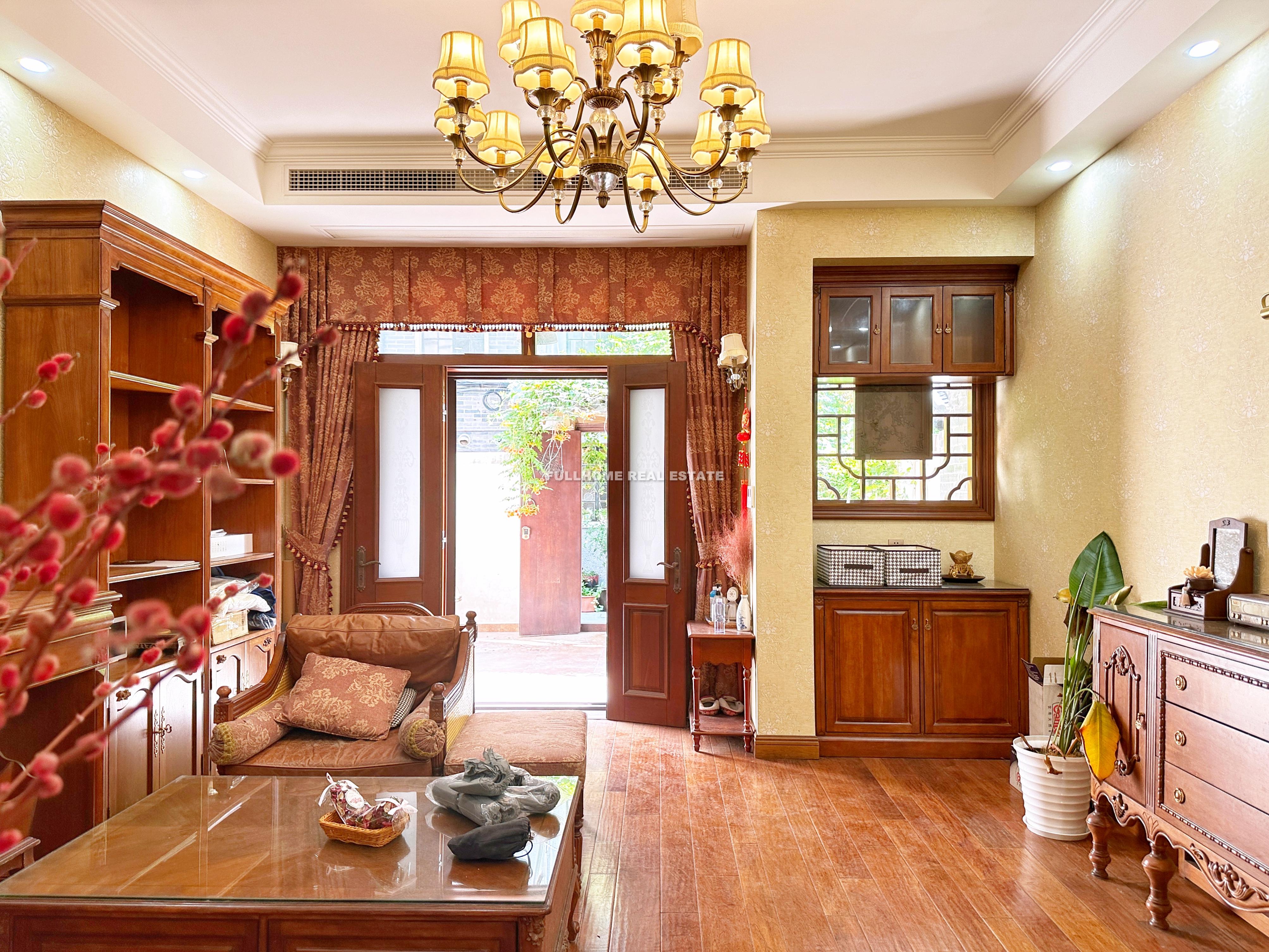 Same compound: Lane 1000-1500 Yuyuan Road Old House, 4 bedrooms in Shanghai