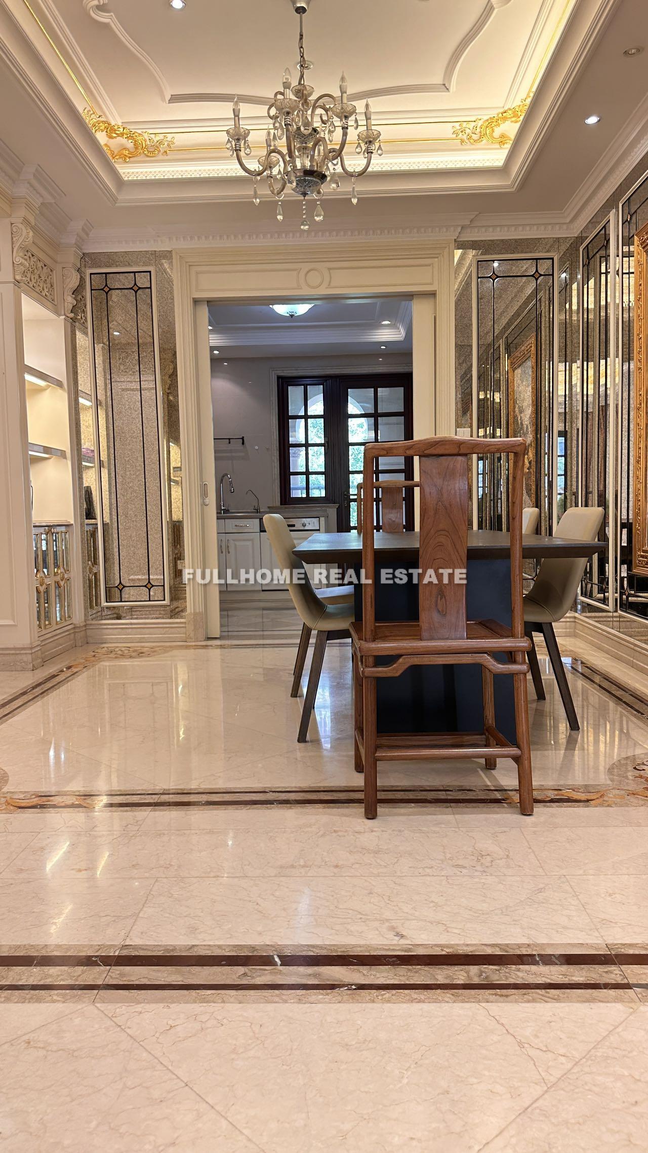 Same compound: Madrid Villa, 4 bedrooms in Shanghai