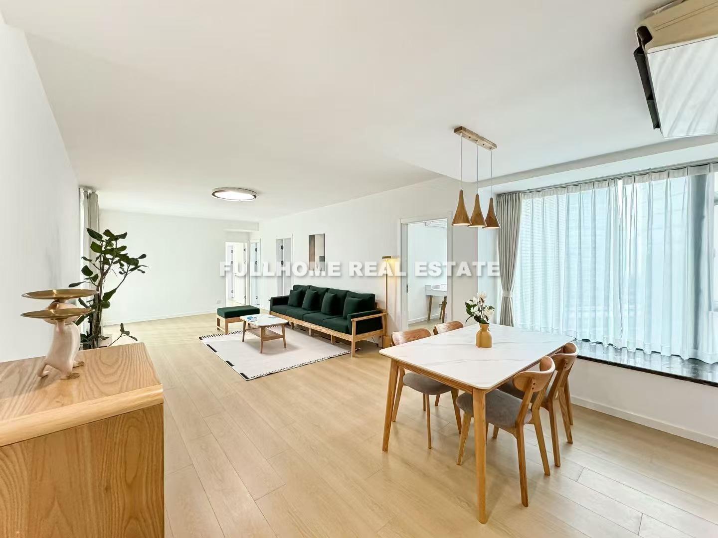 Oriental Manhattan - 3 bedroom apartment in Shanghai, Xujiahui, Downtown