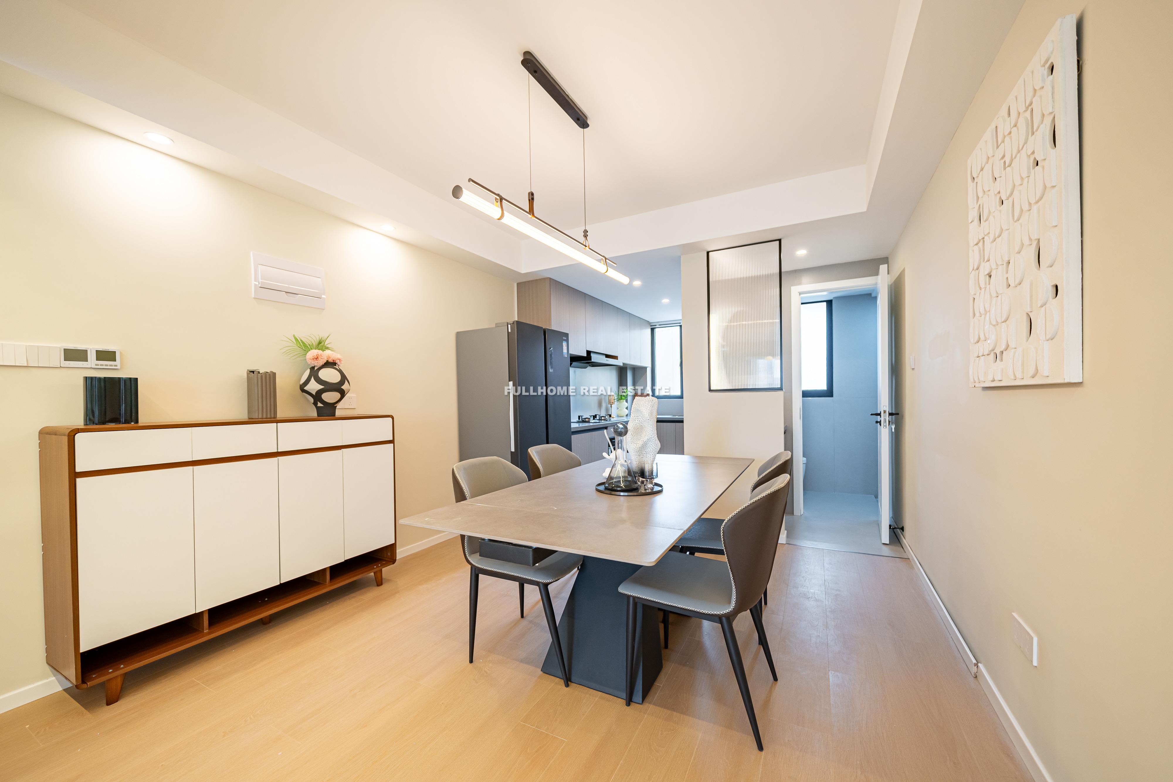 Same compound: King‘s Court, 2 bedrooms in Shanghai
