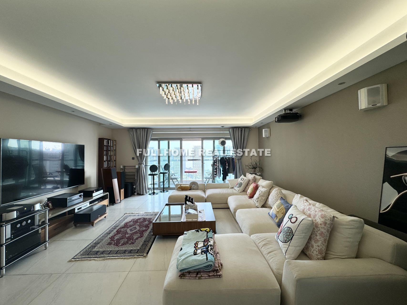 Similar property: Shimao Riviera Garden, 4 bedrooms, 330 sqm in Shanghai