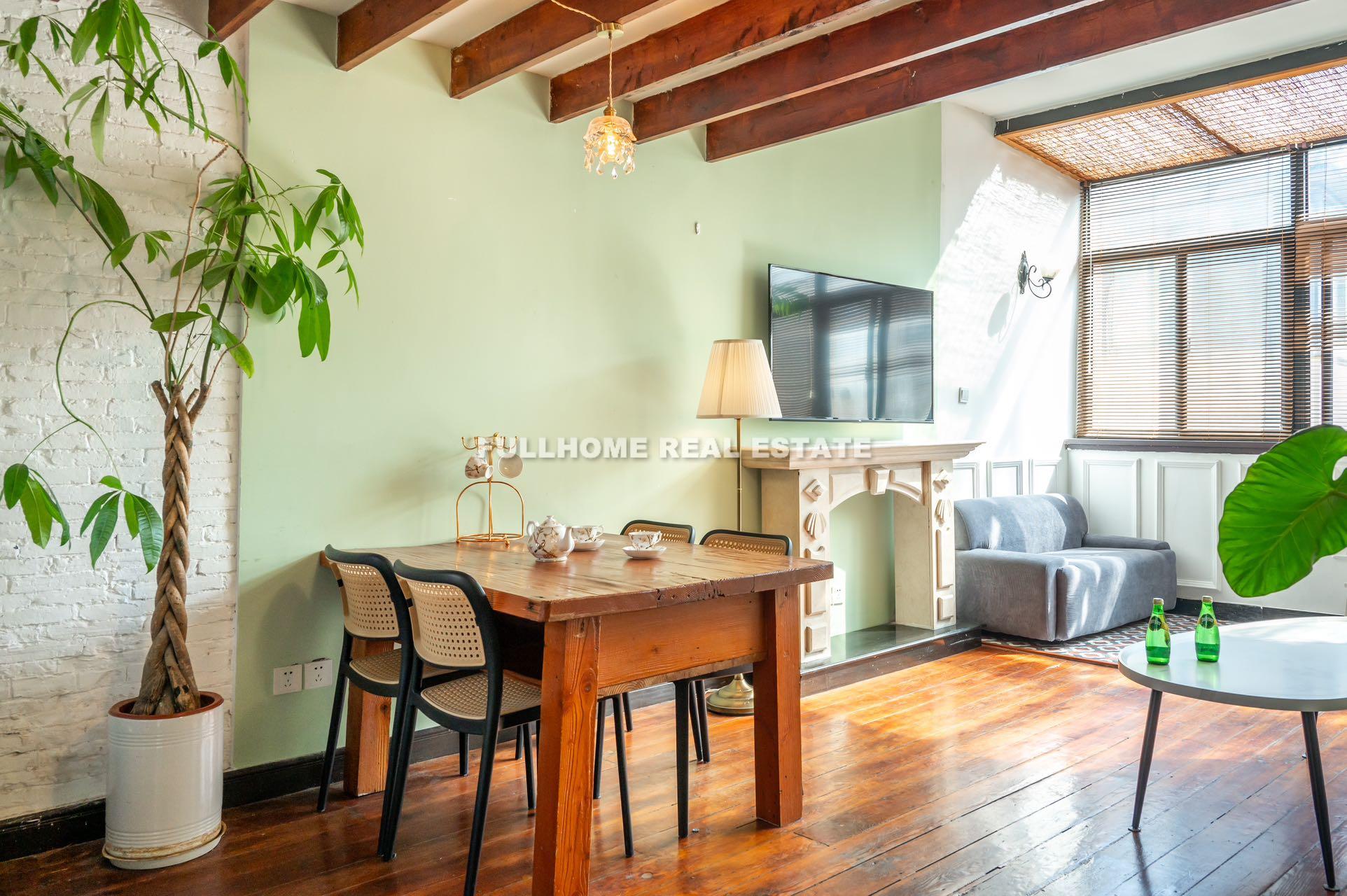 Same compound: Lane 1-1000 Nanchang Road Old House, 2 bedrooms in Shanghai