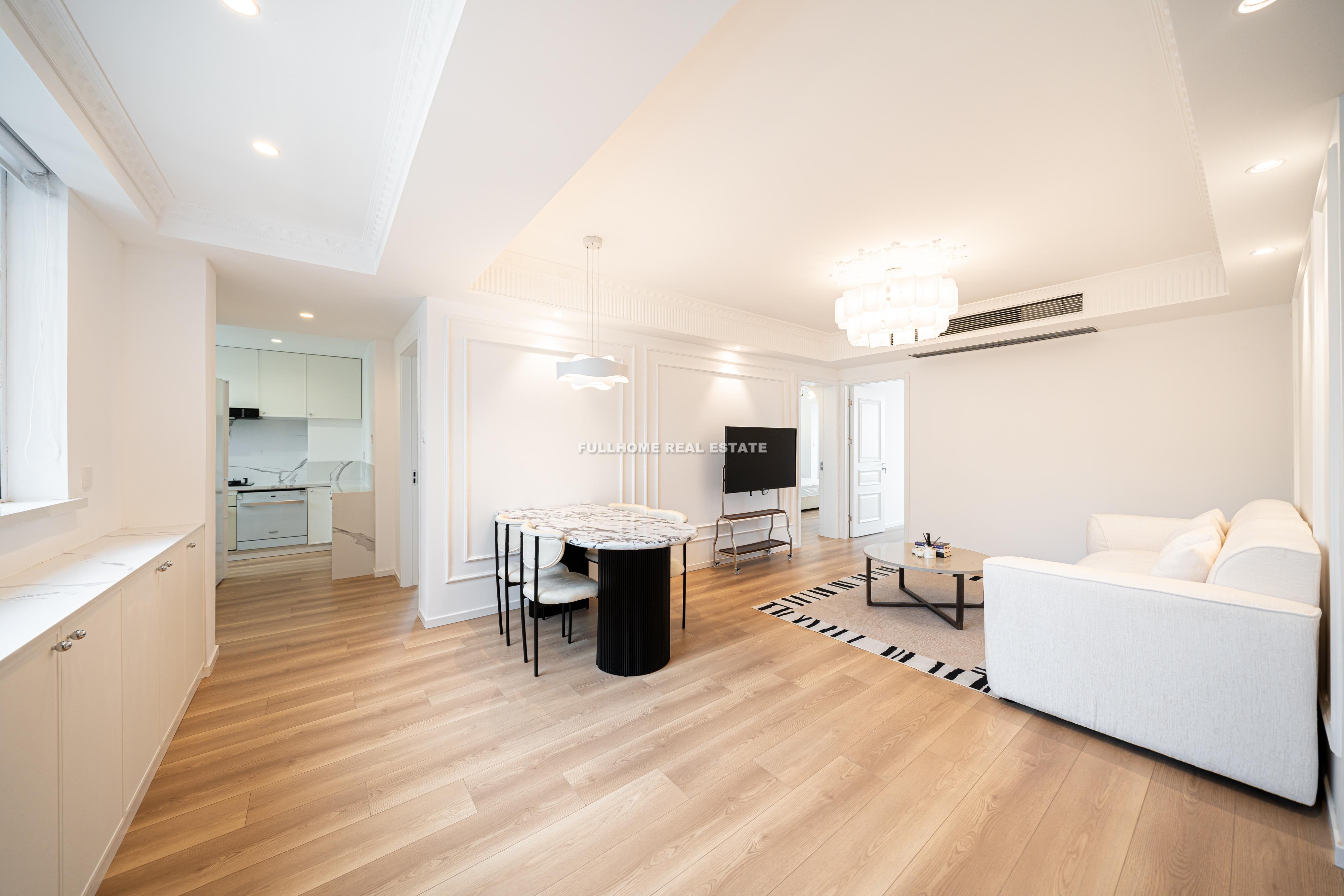 Same compound: Clove Apartment, 4 bedrooms in Shanghai
