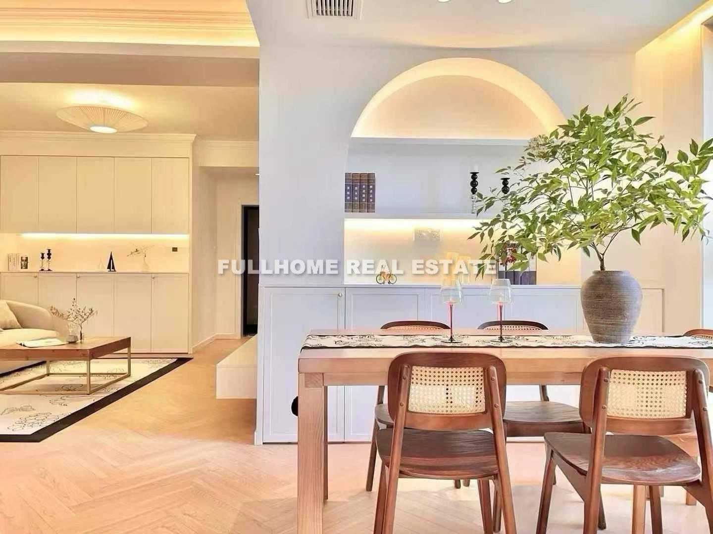 Same compound: Zhaofeng Garden, 3 bedrooms in Shanghai