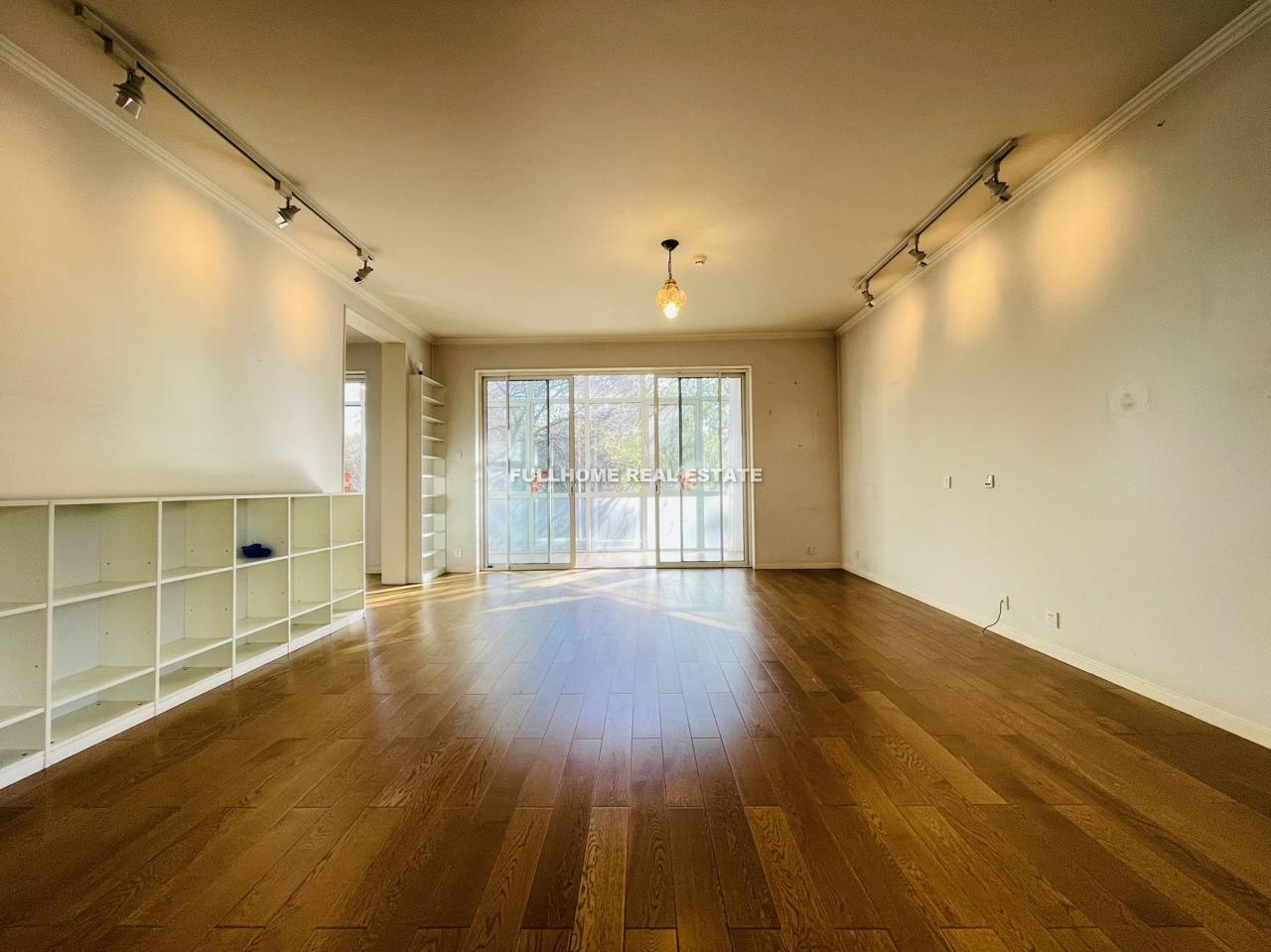 Same compound: Upper East Side, 3 bedrooms in Beijing
