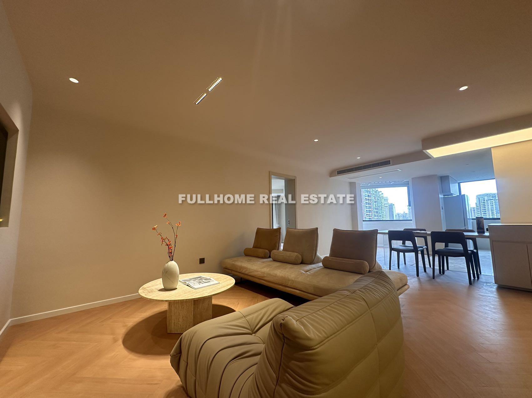 Same compound: Athena Garden, 2 bedrooms in Shanghai