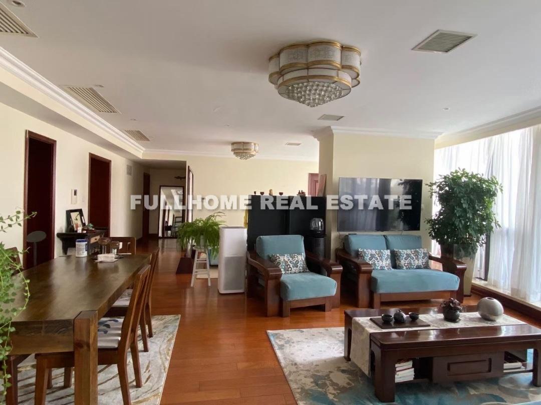 Same compound: Meihua Garden, 4 bedrooms in Shanghai