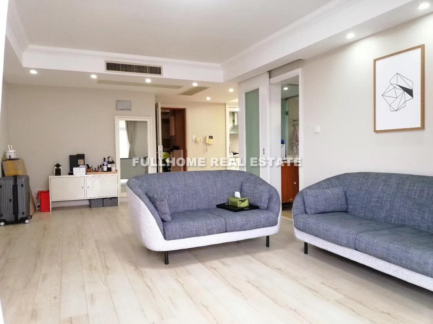 Louis Triumph Palace - 2 bedroom apartment in Shanghai, Zhongshan Park, Downtown