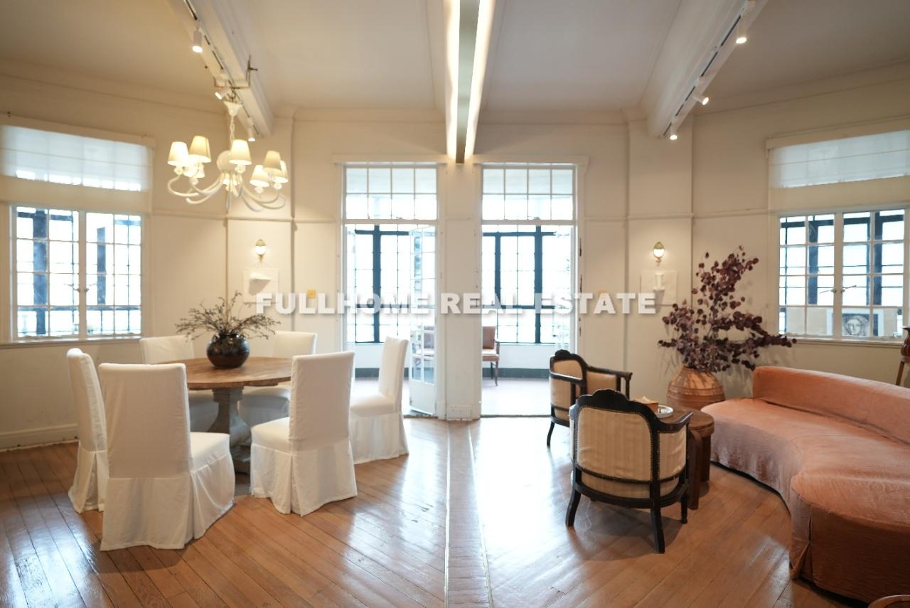 Same compound: Embankment Building, 2 bedrooms in Shanghai