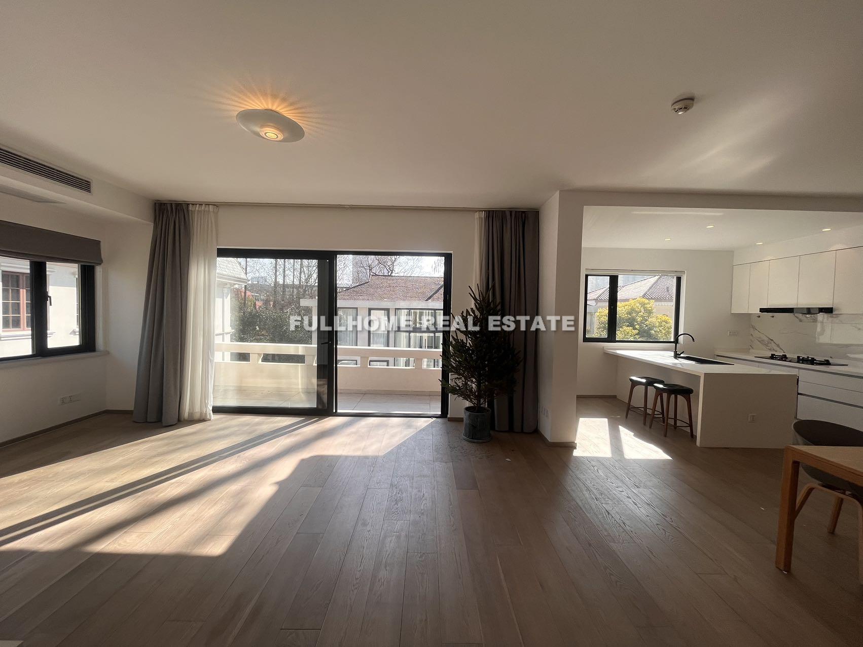 Similar property: Lane 1-500 Xingguo Road Old House, 3 bedrooms, 260 sqm in Shanghai