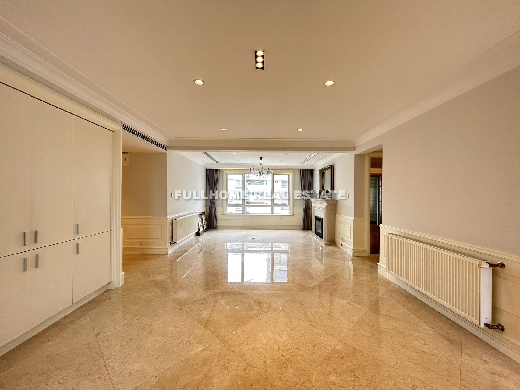 Similar property: City Castle, 4 bedrooms, 292 sqm in Shanghai