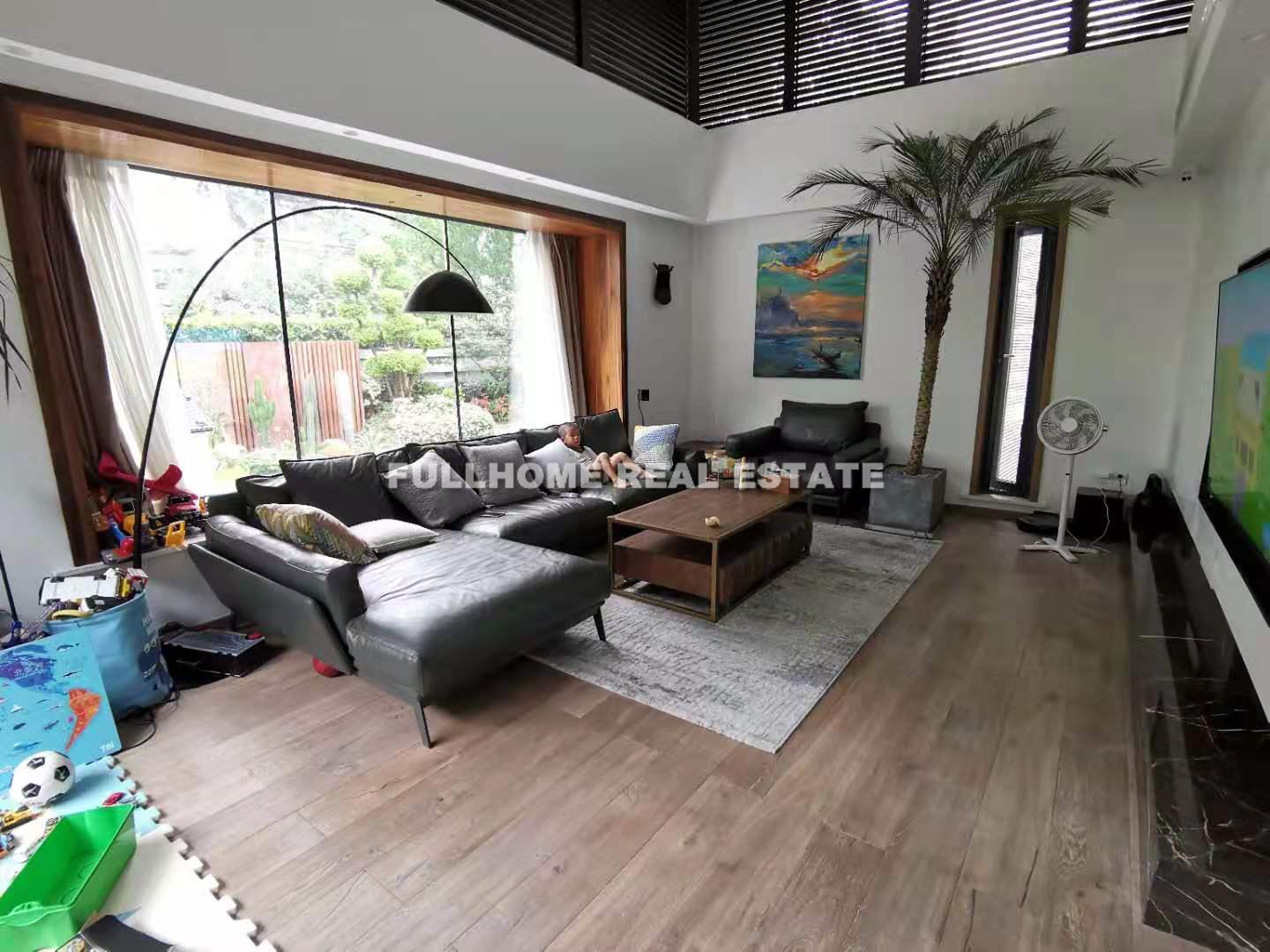 Similar property: Lakeside Ville, 5 bedrooms, 380 sqm in Shanghai